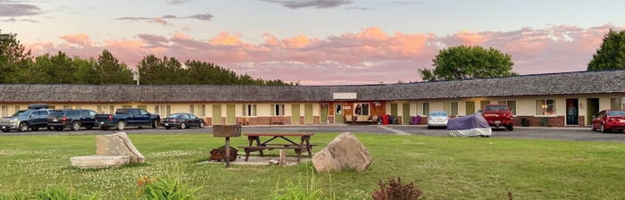 Knollwood Inn - Web Listing (newer photo)